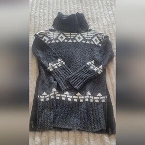 Banana Republic Charcoal and Ivory Patterned Sweater
